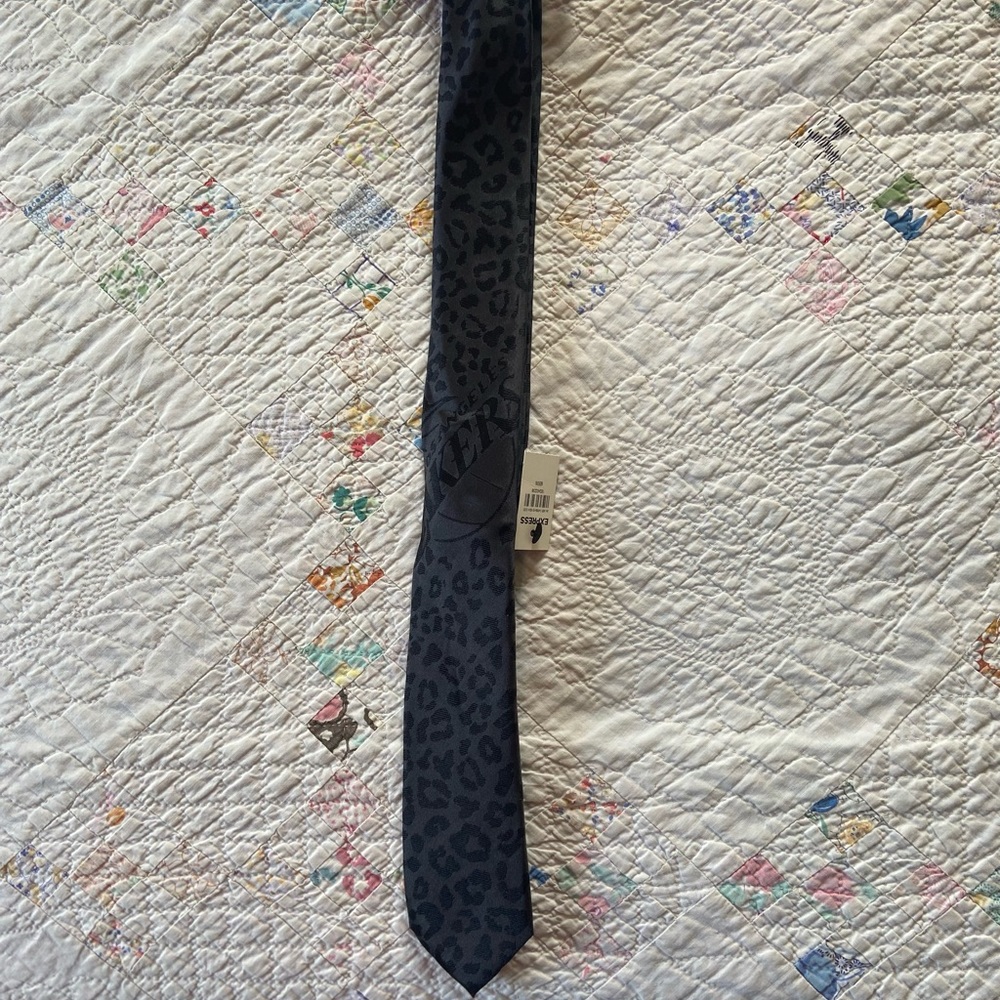 NWT Lakers tie